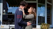 ARD/WDR MORD MIT AUSSICHT (53), "Marie rennt". Marie (Katharina Wackernagel, r.) und Gisbert (Kai Schumann, l.) sind innig miteinander. Marie versucht Gisbert vor einer Dummheit zu schützen. ARD/WDR MORD MIT AUSSICHT (53), "Marie rennt". Marie (Katharina Wackernagel, r.) und Gisbert (Kai Schumann, l.) sind innig miteinander. Marie versucht Gisbert vor einer Dummheit zu schützen.
