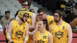 v.li.: Marlon (Casey Metcalfe), Showtime (Bradley Edens), Cosentino (Madison Tevlin), Benny (James Day Keith), Johnny (Kevin Iannucci).