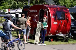Sogar einen mobilen Fris&ouml;r hat der Campingpark Gohren am Bodensee.
