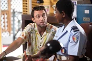 Jules Miesch (Raphaël Coty), Ginny Holder (Officer Darlene Curtis). Jules Miesch (Raphaël Coty), Ginny Holder (Officer Darlene Curtis).