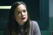 Carla Meier (Isabelle Caillat) ermittelt im Fall der Staatsanwältin Anne Dupraz, die auf einen Mann geschossen hat. Wie kann es sein, dass eine Frau, die das Gesetz kennt, eine solche Tat begeht? Carla Meier (Isabelle Caillat) ermittelt im Fall der Staatsanwältin Anne Dupraz, die auf einen Mann geschossen hat. Wie kann es sein, dass eine Frau, die das Gesetz kennt, eine solche Tat begeht?