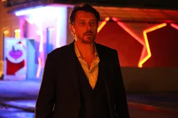 Kommissar Bergmann (Hary Prinz) ermittelt im Rotlichtmilieu.