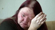 Jana (55) erlebt den Schock ihres Lebens: Ihr Internet-Flirt ist ein Betrüger.. Jana (55) erlebt den Schock ihres Lebens: Ihr Internet-Flirt ist ein Betrüger..