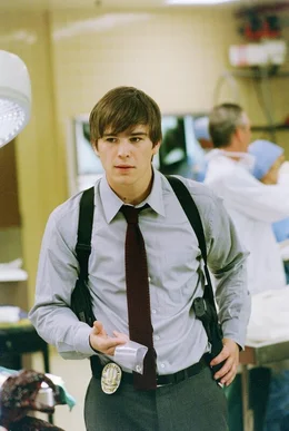Als sich der junge unerfahrene Cop K.C. Calden (Josh Hartnett) mit einem Vierfachmord in der Rap-Szene herumschlagen muss, st&ouml;&szlig;t er dabei auf korrupte Kollegen ...