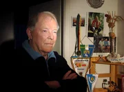 Der Fu&szlig;baller Jimmi Hoge war an der Pokalsensation 68 beteiligt. Der Berliner Fu&szlig;ballclub Union schlug v&ouml;llig &uuml;berraschend der Favorit Carl-Zeiss-Jena und wurde DDR-Pokalsieger. Ex-Nationalspieler Hoge bekam wenig sp&auml;ter Schwierigkeiten und durfte nur noch in den unteren Klassen spielen.