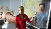 Die beiden Bergretter Katharina (Luise B&auml;hr, l.) und Tobias (Markus Brandl, r.) versuchen rauszufinden, wo der vermisste Florian mit seinem Gro&szlig;vater sein k&ouml;nnte.