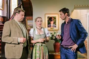 Was verschweigt Regina Baumgartner (Nicole Ernst, m.) vor den Kommissaren Sven Hansen (Igor Jeftic, r.) und Tobias Hartl (Michael A. Grimm, l.)? Was verschweigt Regina Baumgartner (Nicole Ernst, m.) vor den Kommissaren Sven Hansen (Igor Jeftic, r.) und Tobias Hartl (Michael A. Grimm, l.)?