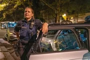 Polizeikommissarin Katharina Klüpfel bespricht sich mit ihrem Kollegen Michael Kirch. Polizeikommissarin Katharina Klüpfel bespricht sich mit ihrem Kollegen Michael Kirch.