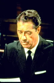 Don Ameche (Frank Simpson). Don Ameche (Frank Simpson).