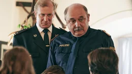 v.li.: Jarda (Martin Pechlat), Hans Eder (Karl Fischer).