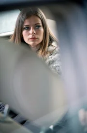Die Rumänin Mila Rusu (Aurora Paunescu) sagt der Polizei noch nicht die Wahrheit. Die Rumänin Mila Rusu (Aurora Paunescu) sagt der Polizei noch nicht die Wahrheit.