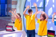 Das Rateteam aus Schwanenstadt/Österreich begrüßt das Publikum im Studio. Das Rateteam aus Schwanenstadt/Österreich begrüßt das Publikum im Studio.