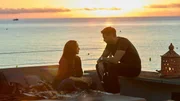 In einem intimen Moment teilt Laura Santos (Mina Tander, l.) die Erinnerungen an ihre Kindheit im Hotel Barcelona mit Mateo Bonachera (Vladimir Burlakov,r.). Die Gefühle zwischen beiden werden ernsthafter. In einem intimen Moment teilt Laura Santos (Mina Tander, l.) die Erinnerungen an ihre Kindheit im Hotel Barcelona mit Mateo Bonachera (Vladimir Burlakov,r.). Die Gefühle zwischen beiden werden ernsthafter.