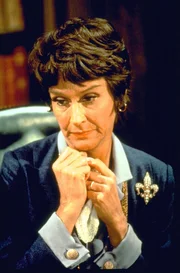 Kim Hunter (Edna Matthews). Kim Hunter (Edna Matthews).
