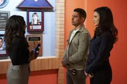 (v.l.n.r.) Diya Khatri (Menik Gooneratne); Nick Torres (Wilmer Valderrama); Jessica Knight (Katrina Law)