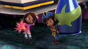 L-R: Lorelai, Santiago Montes