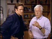 Mark (Dick Van Dyke, re.) und Steve (Barry Van Dyke) haben etwas gefunden, das ihnen einen Hinweis auf den Mörder geben könnte. Mark (Dick Van Dyke, re.) und Steve (Barry Van Dyke) haben etwas gefunden, das ihnen einen Hinweis auf den Mörder geben könnte.