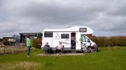 Joe Hiller besucht eine Familie im Wohnmobil. Joe Hiller besucht eine Familie im Wohnmobil.