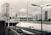 Ende 1968 wurde der Autotunnel am Alex &uuml;bergeben. Das Jahr 68 war der Alex eine einzige Gro&szlig;baustelle, denn er sollte p&uuml;nktlich zum 20. Jahrestag der DDR 1969 fertig sein.
