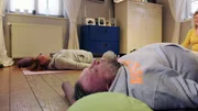 Koberer Fabian und seine Frau Franzi w&uuml;nschen sich ein Kind. Die Marketingmanagerin und er wollen nun mit Yoga zu mehr Entspannung und schlie&szlig;lich zur Schwangerschaft gelangen.