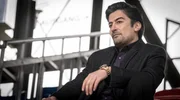 Tarim Abakay (Adrian Can) ist eine Lichtgestalt in der Dortmunder Unterwelt. Doch selbst Kommissar Peter Faber (Jörg Hartmann) konnte ihn nie hinter Gitter bringen. Inzwischen ist Abakay auch Präsident des Dortmunder Fußballvereins TuS Hörde. Tarim Abakay (Adrian Can) ist eine Lichtgestalt in der Dortmunder Unterwelt. Doch selbst Kommissar Peter Faber (Jörg Hartmann) konnte ihn nie hinter Gitter bringen. Inzwischen ist Abakay auch Präsident des Dortmunder Fußballvereins TuS Hörde.