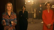 Die Vertreterinnen man&ouml;vrieren geschickt zwischen den Delegationen (v.li.): Fenella Woolgar als Margareth Davies, Veerle Baetens als Alexandra Weiss, Juliet Stevenson als Cindy Cohen