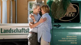 Die Liebe zwischen Dorothee (Ulrike Kriener) und Moritz (Marcel Hensema) ist noch frisch.