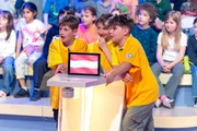 Das gelbe Team aus Wien/Österreich will heute gewinnen. Das gelbe Team aus Wien/Österreich will heute gewinnen.