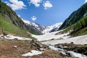 Das Blinnental im Obergoms. Es liegt auch im Juni noch viel Schnee.