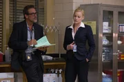 Joe Merriwether (Jeffrey Dean Morgan, l.); Katherine Cowles (Abbie Cornish, r.)