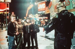Jugendliche Rebellen legen sich mit Jason Voorhees (Kane Hodder) an, dem das gar nicht gef&auml;llt und sie t&ouml;ten will. Die Punks jedoch, wissen nicht mit wem sie es zu tun haben...mit dem kaltbl&uuml;tigsten M&ouml;rder, der frei heruml&auml;uft.