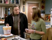 Carrie (Leah Remini) und Doug (Kevin James) haben mal wieder Streit. Ihre Freunde Kelly und Deacon haben sich getrennt und jetzt stehen beide auf verschiedenen Seiten...