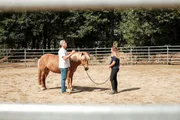 Bernd Hackl mit Besitzerin Jeannie Bernd Hackl mit Besitzerin Jeannie