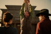 Kann sich Jon (Mads Mikkelsen) aus dieser schier ausweglosen Situation befreien?