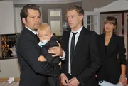 Leon (Daniel Fehlow, li.), Vince K&ouml;pke (Vincent Kr&uuml;ger) und Pia Koch (Isabell Horn) machen sich schweren Herzens auf den Weg zu Verenas Beerdigung.