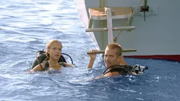 Sam (Jessica Alba) und Jared (Paul Walker)  Die Verwendung des sendungsbezogenen Materials ist nur mit dem Hinweis und Verlinkung auf RTL+ gestattet.