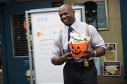 Terry Jeffords (Terry Crews)
