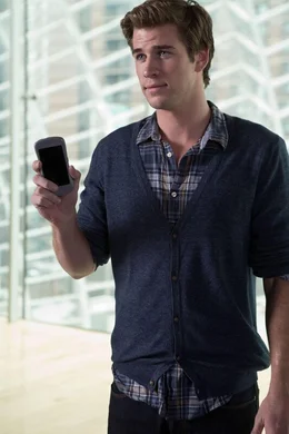Jung und ehrgeizig: IT-Entwickler Adam Cassidy (Liam Hemsworth) sehnt sich nach Erfolg und Anerkennung.