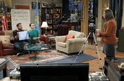 Während Howard Schwierigkeiten damit hat, bei seiner Mutter auszuziehen, findet sich Sheldon (Jim Parsons, M.) mitten in einer Auseinandersetzung zwischen Amy (Mayim Bialik, r.) und Will Wheaton (Will Wheaton, l.) wieder ... Während Howard Schwierigkeiten damit hat, bei seiner Mutter auszuziehen, findet sich Sheldon (Jim Parsons, M.) mitten in einer Auseinandersetzung zwischen Amy (Mayim Bialik, r.) und Will Wheaton (Will Wheaton, l.) wieder ...