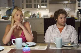Die schwangere Alison (Katherine Heigl, l.) kann nicht glauben, was sie da sagt: eine Beziehung mit Ben (Seth Rogen, r.)?