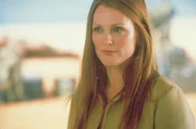 Die tollpatschige Wissenschaftlerin Allison (Julianne Moore) kann mit der Evolution der Au&szlig;erirdischen kaum Schritt halten ...
