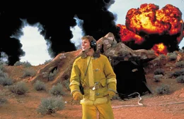Seit der Alieninvasion ist der leidenschaftliche Feuerwehrmann Wayne Gray (Seann William Scott) voll und ganz in seinem Element ...