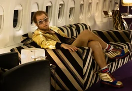Elton John (Taron Egerton)