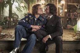 Elton John (Taron Egerton, l.); John Reid (Richard Madden, r.)