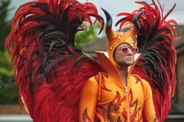Elton John (Taron Egerton)