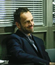 Gibt alles, um einen M&ouml;rder zu fassen: Sherlock Holmes (Jonny Lee Miller) ...