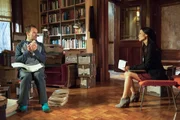 Als die Leiche eines Auftragskillers gefunden wird, beginnen Sherlock Holmes (Jonny Lee Miller, l.) und Joan Watson (Lucy Liu, r.) mit den Ermittlungen im Mafiamilieu ...
