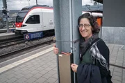 rec. Objektophilie – Wenn Menschen Gegenstände lieben Regina (Name geändert) ist in Zugleitungen verliebt. rec. Objektophilie – Wenn Menschen Gegenstände lieben Regina (Name geändert) ist in Zugleitungen verliebt.