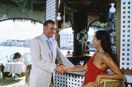 James Bond (Sean Connery), Fatima Blush (Barbara Carrera)
