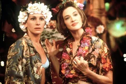 K&ouml;nnen nicht fassen, was der abgebr&uuml;hte New Yorker Journalisten Ike Graham vor hat: Maggie (Julia Roberts, l.) und Peggy (Joan Cusack, r.) ...